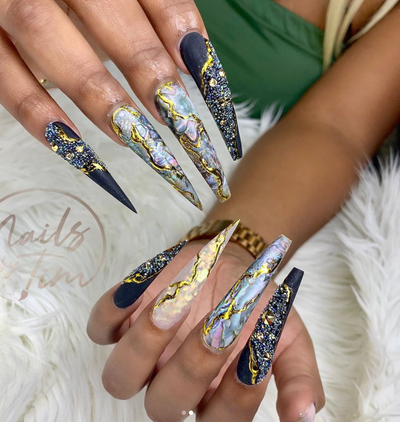 Rock Your School Colors For Homecoming With These Nails