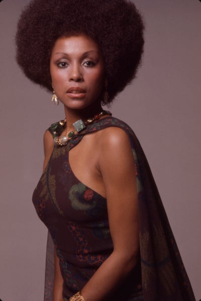 Remember Her Legacy: 15 Of The Best Diahann Carroll Looks