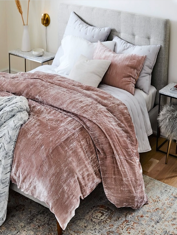 What I Screenshot This Week: Velvety Comforters To Combat The Cold ...