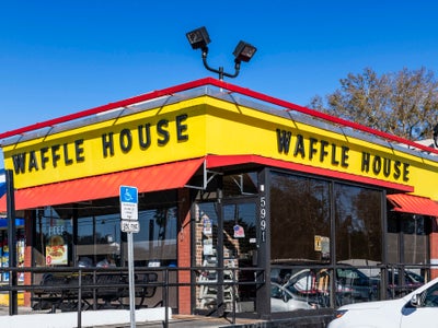 Black Woman Manhandled By Police In Alabama Waffle House Sues Restaurant