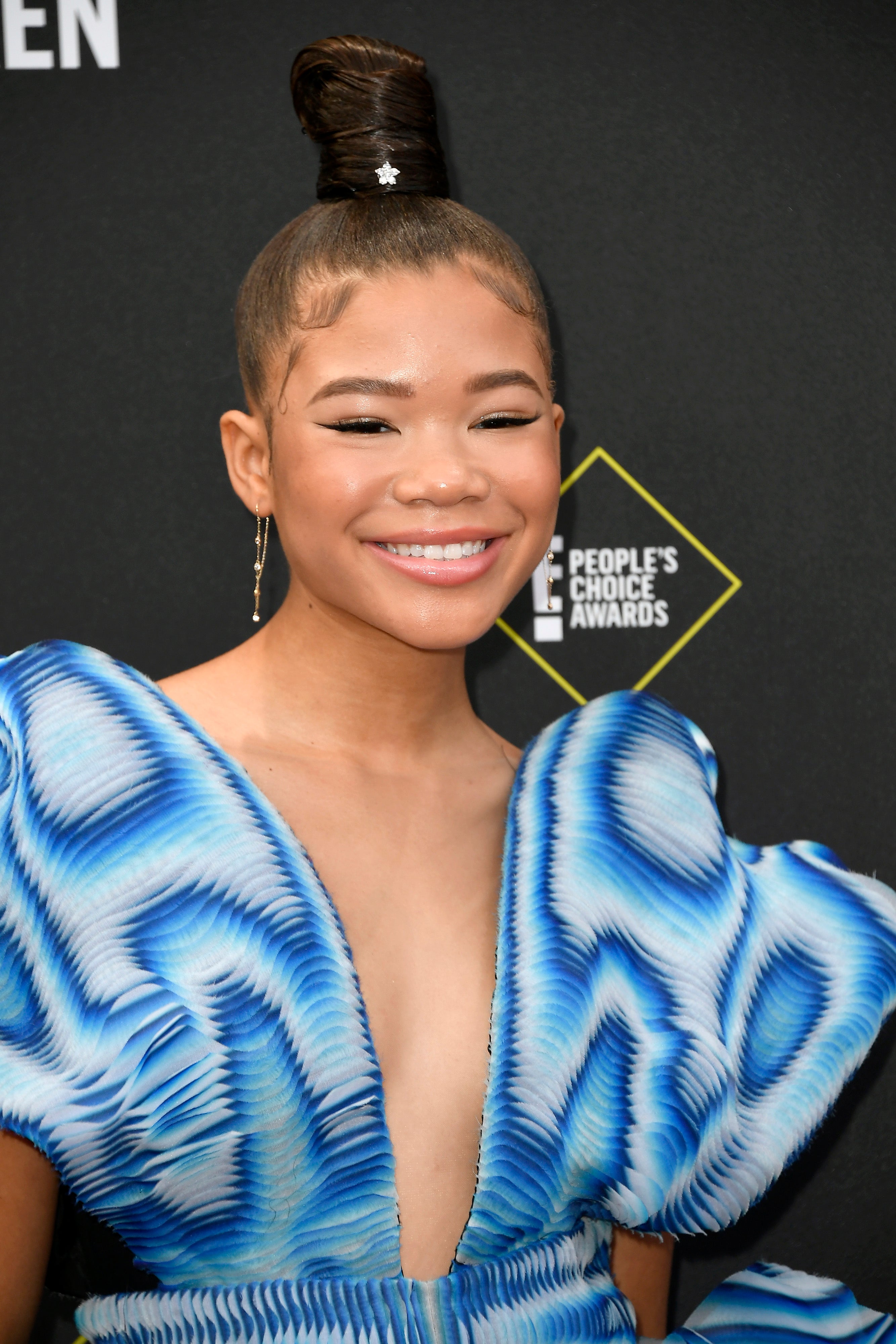 Celebrity Red Carpet Beauty From The 2019 E! People's Choice Awards