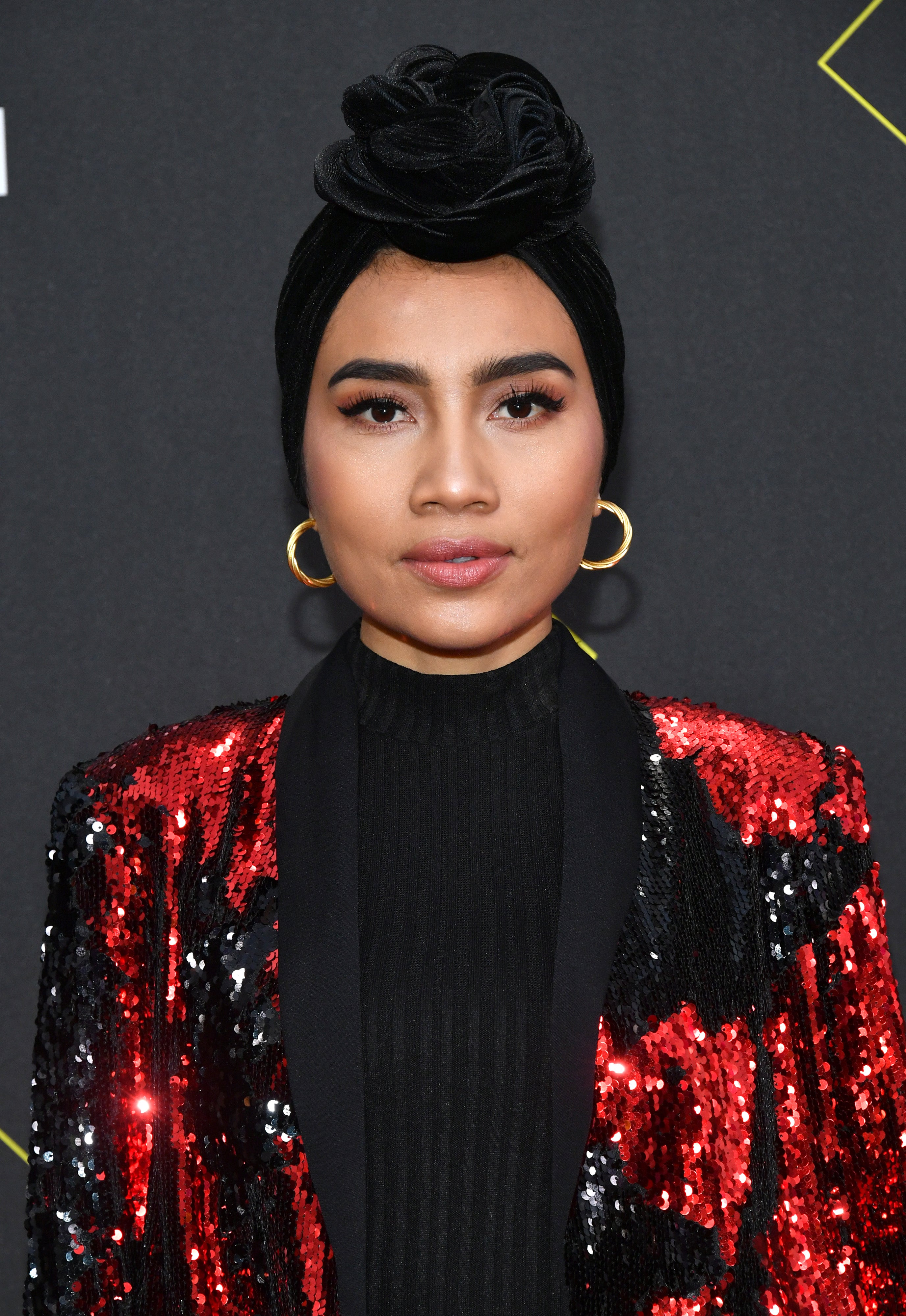 Celebrity Red Carpet Beauty From The 2019 E! People's Choice Awards