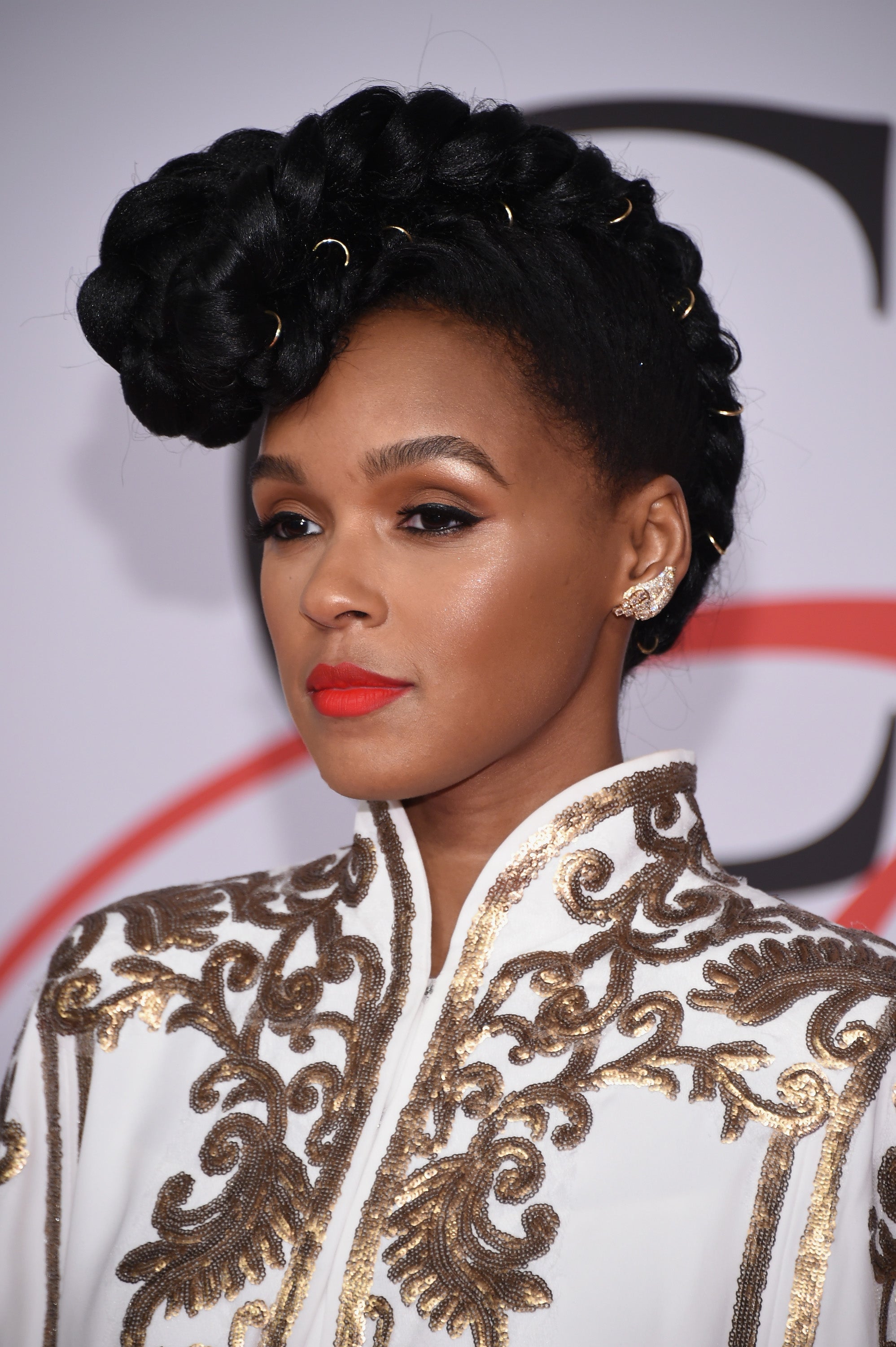 5 Festive Updos To Try This Holiday Season
