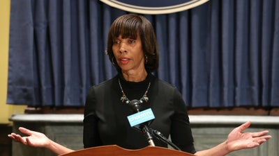Former Baltimore Mayor Catherine Pugh Charged With Wire Fraud, Tax Evasion