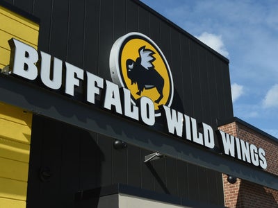 Buffalo Wild Wings Employees Fired After Asking Group To Move For Racist Customer 