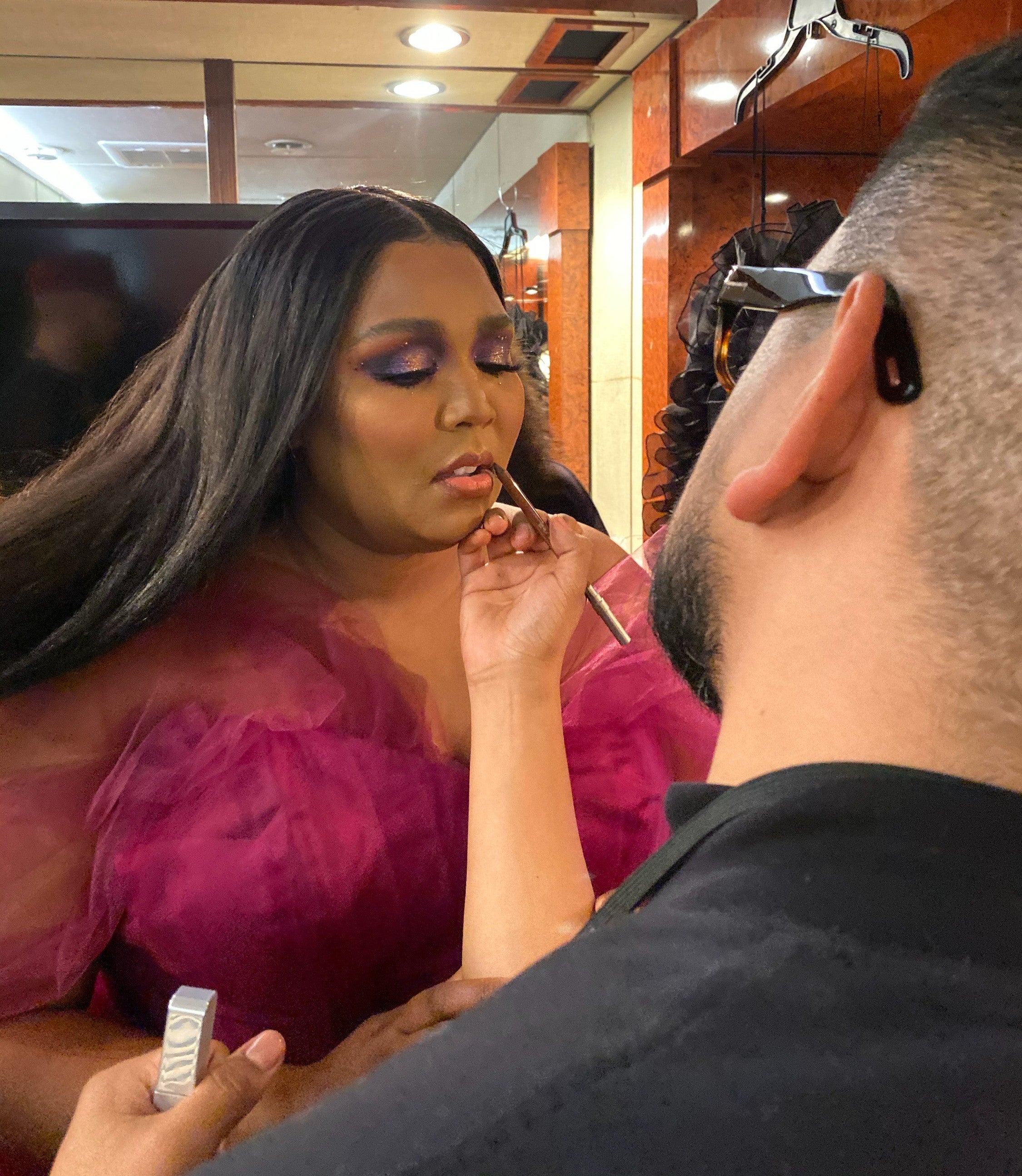How Lizzo Slayed The AMAs With Three Beauty Looks
