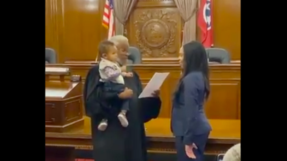 Judge Bounces Lawyer’s Baby On Hip As He Swears Her Into State Bar