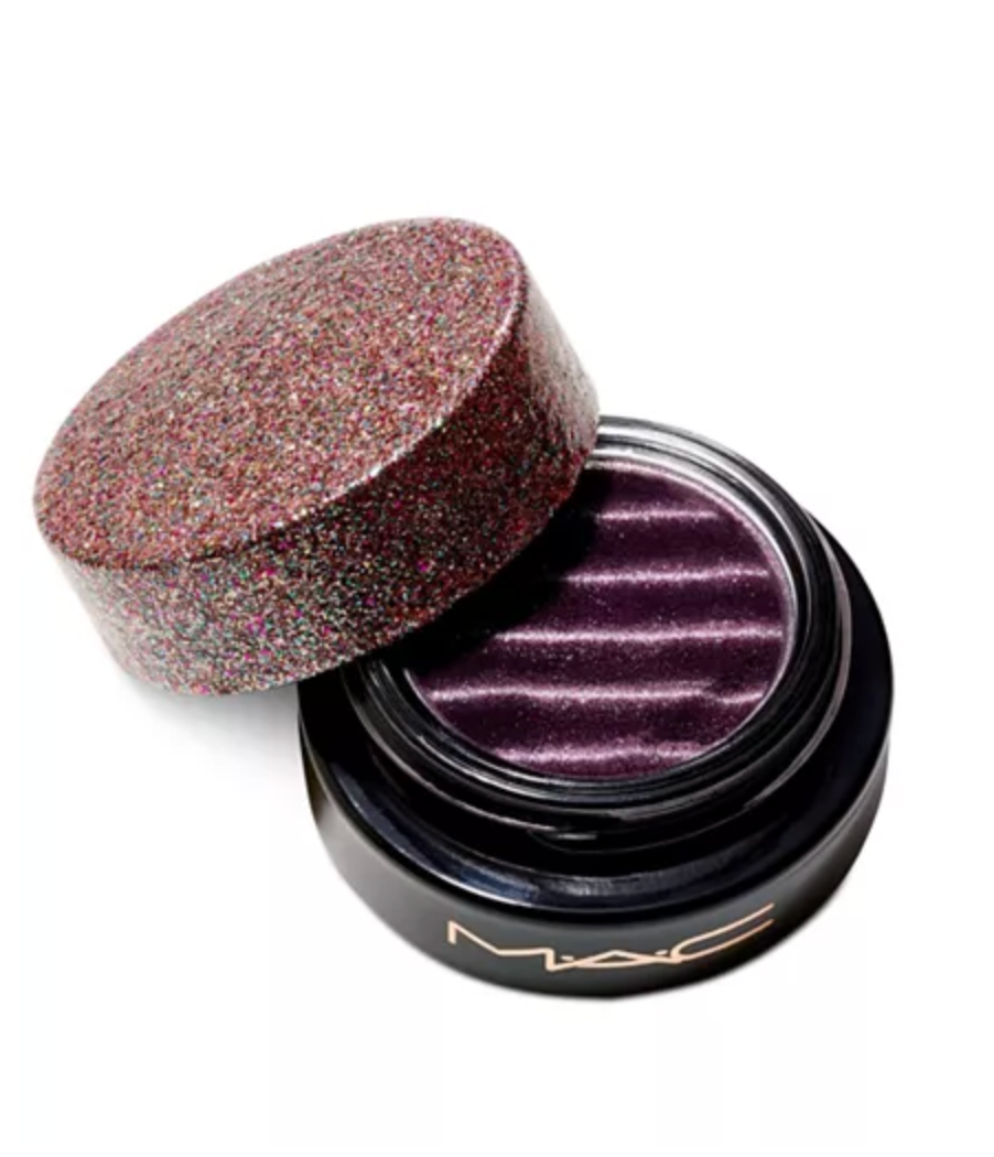 8 New Glitter Eye Shadows To Try Just In Time For New Year’s Eve