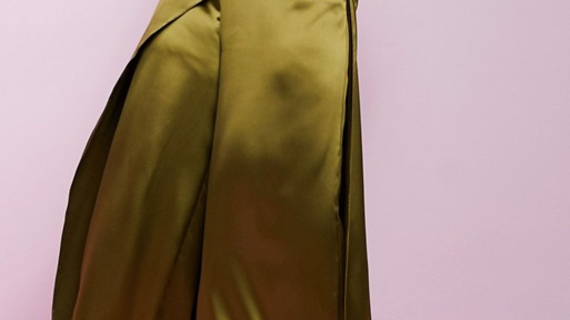 Celebrate Your Dramatic Ways With These Attention-Grabbing Pants!