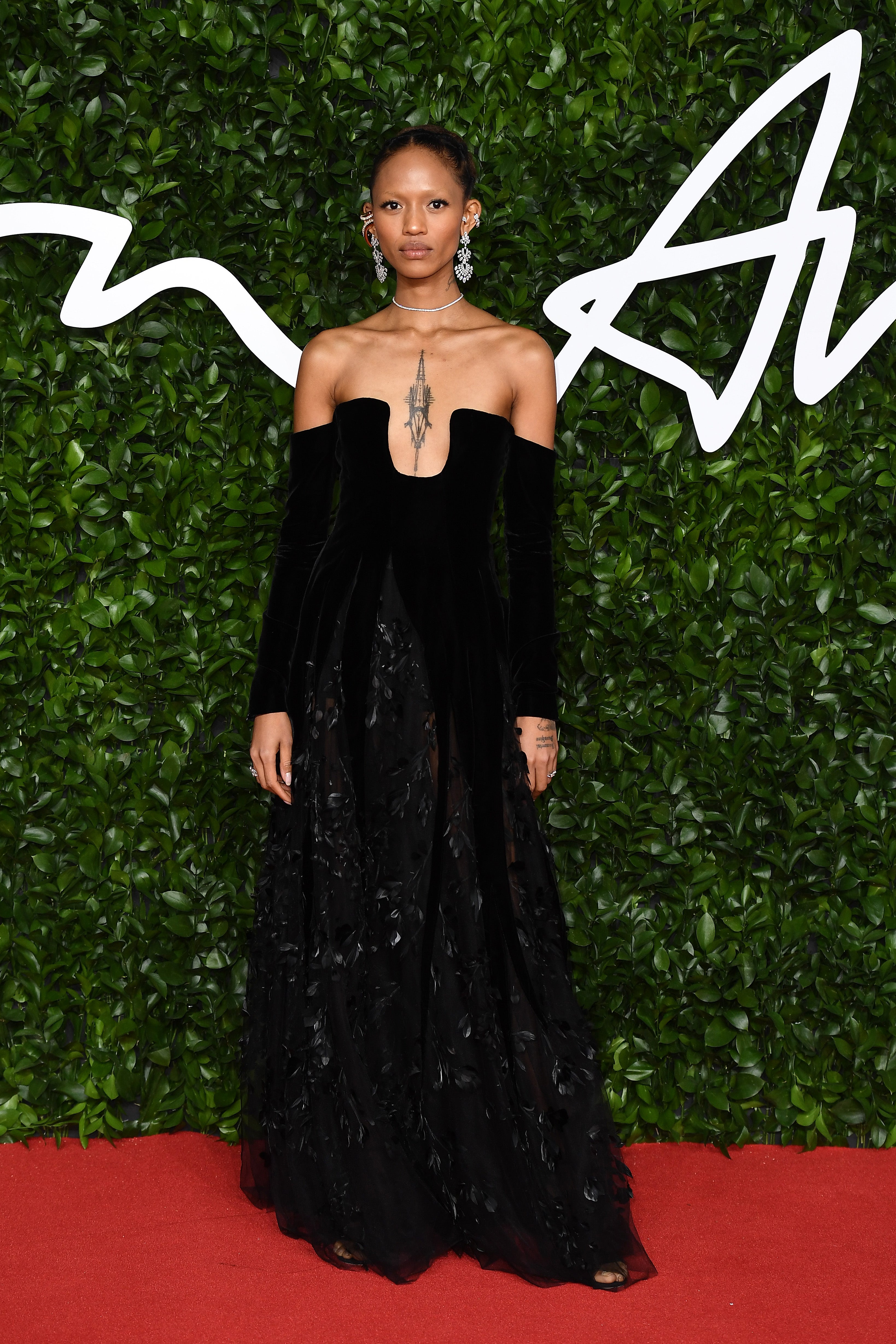 The Best Red-Carpet Looks At The 2019 Fashion Awards