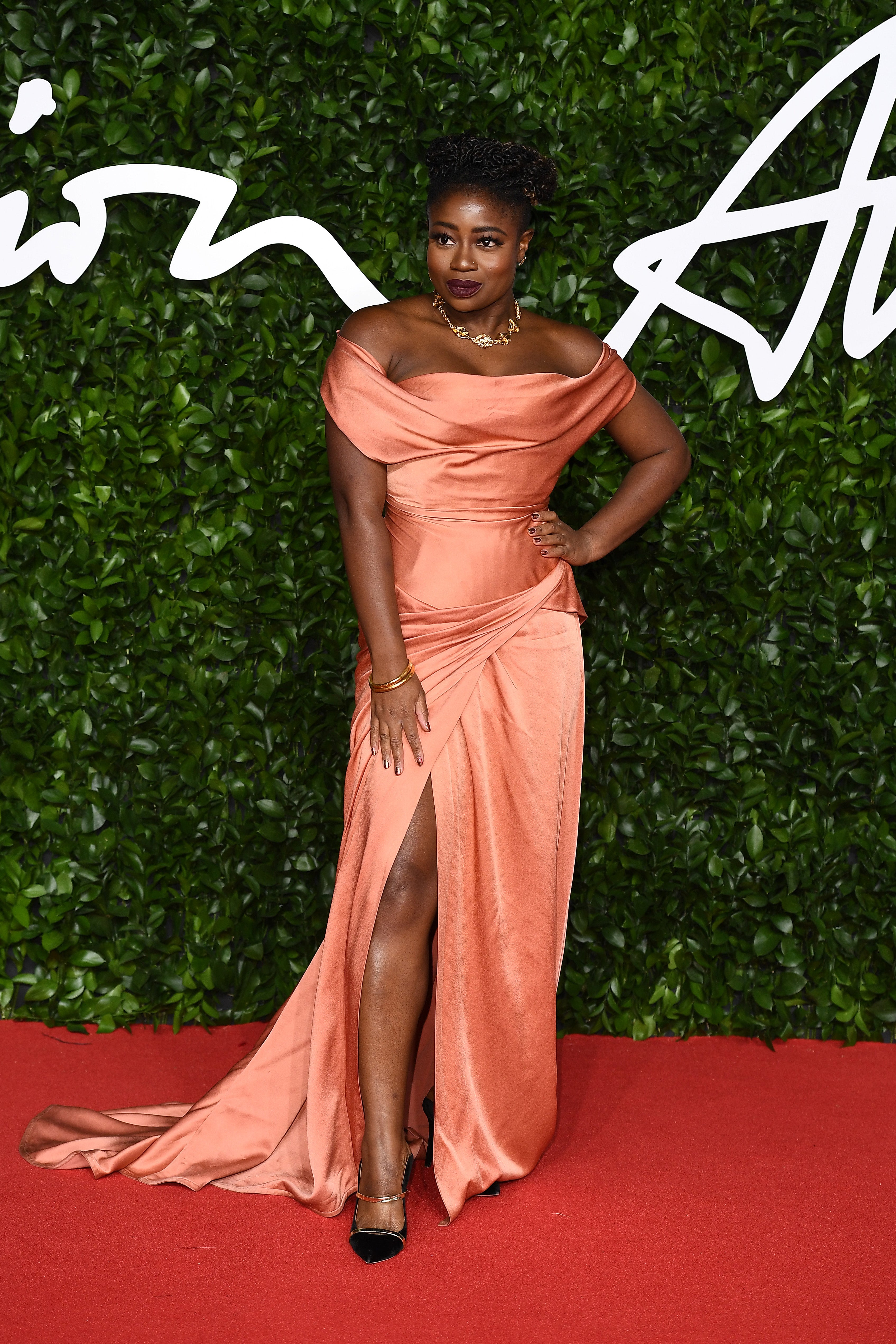 The Best Red-Carpet Looks At The 2019 Fashion Awards