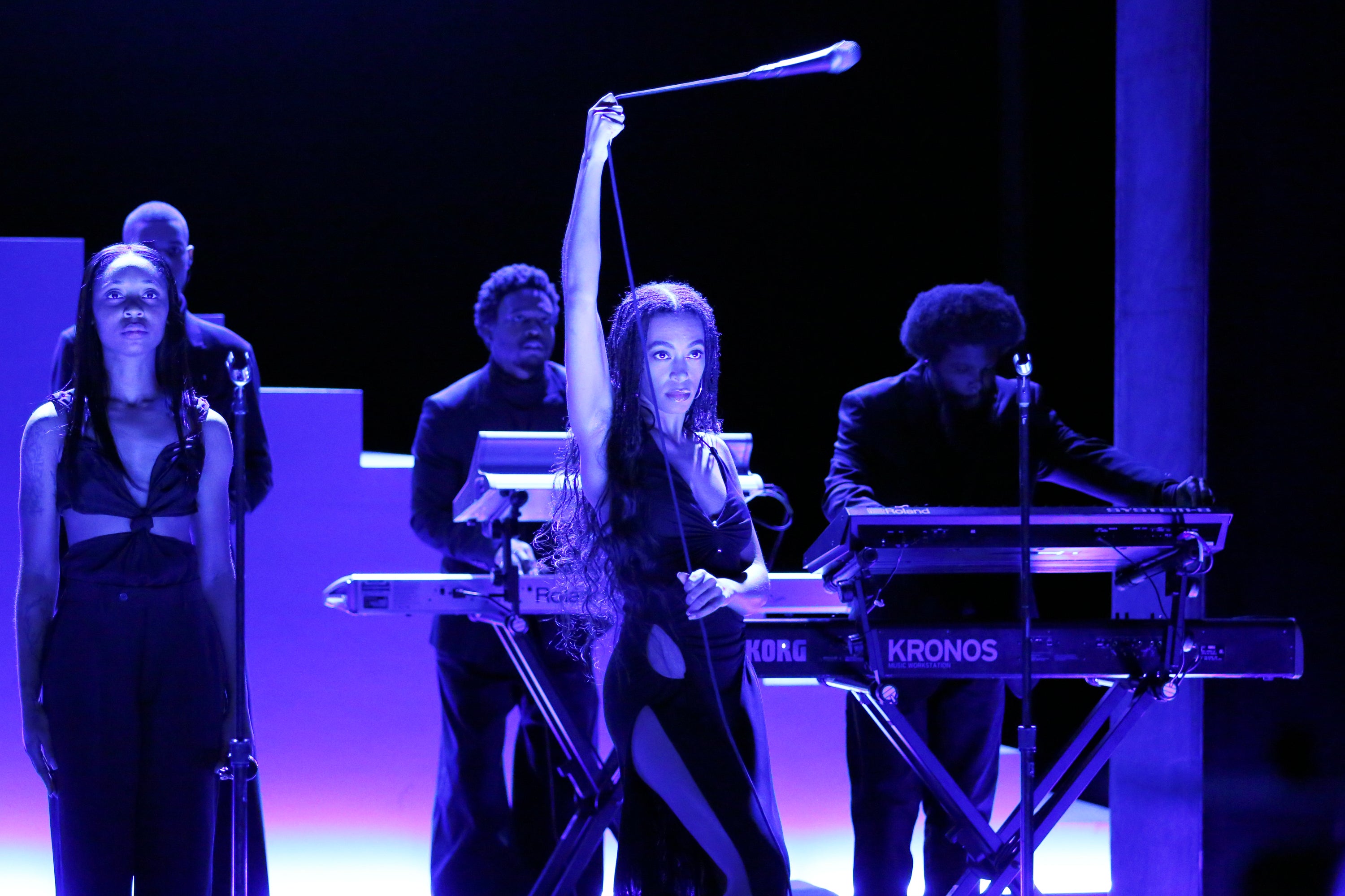Solange Stuns In 9-Minute ‘When I Get Home’ Performance On ‘Jimmy Fallon’