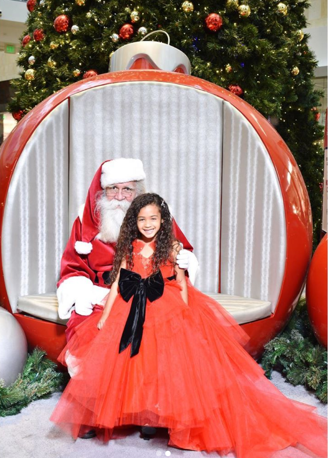 Get In The Holiday Spirit With These Celebrity Christmas Photos