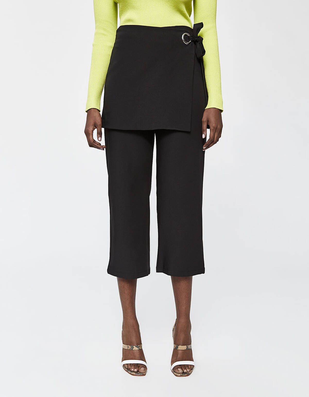 Celebrate Your Dramatic Ways With These Attention-Grabbing Pants!