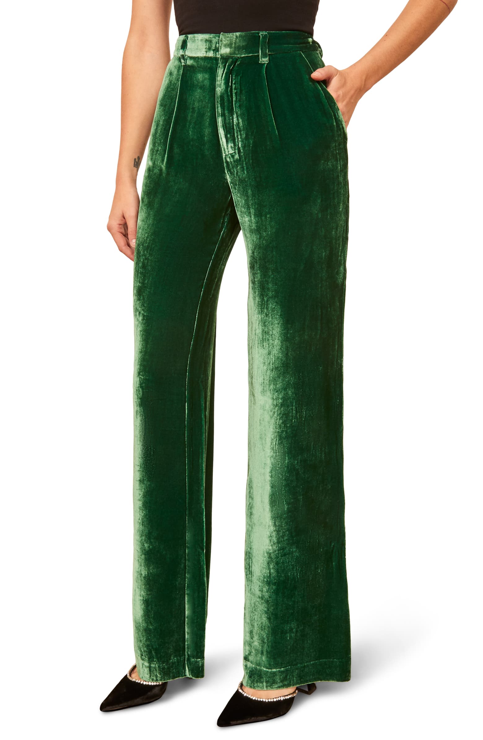 Celebrate Your Dramatic Ways With These Attention-Grabbing Pants!
