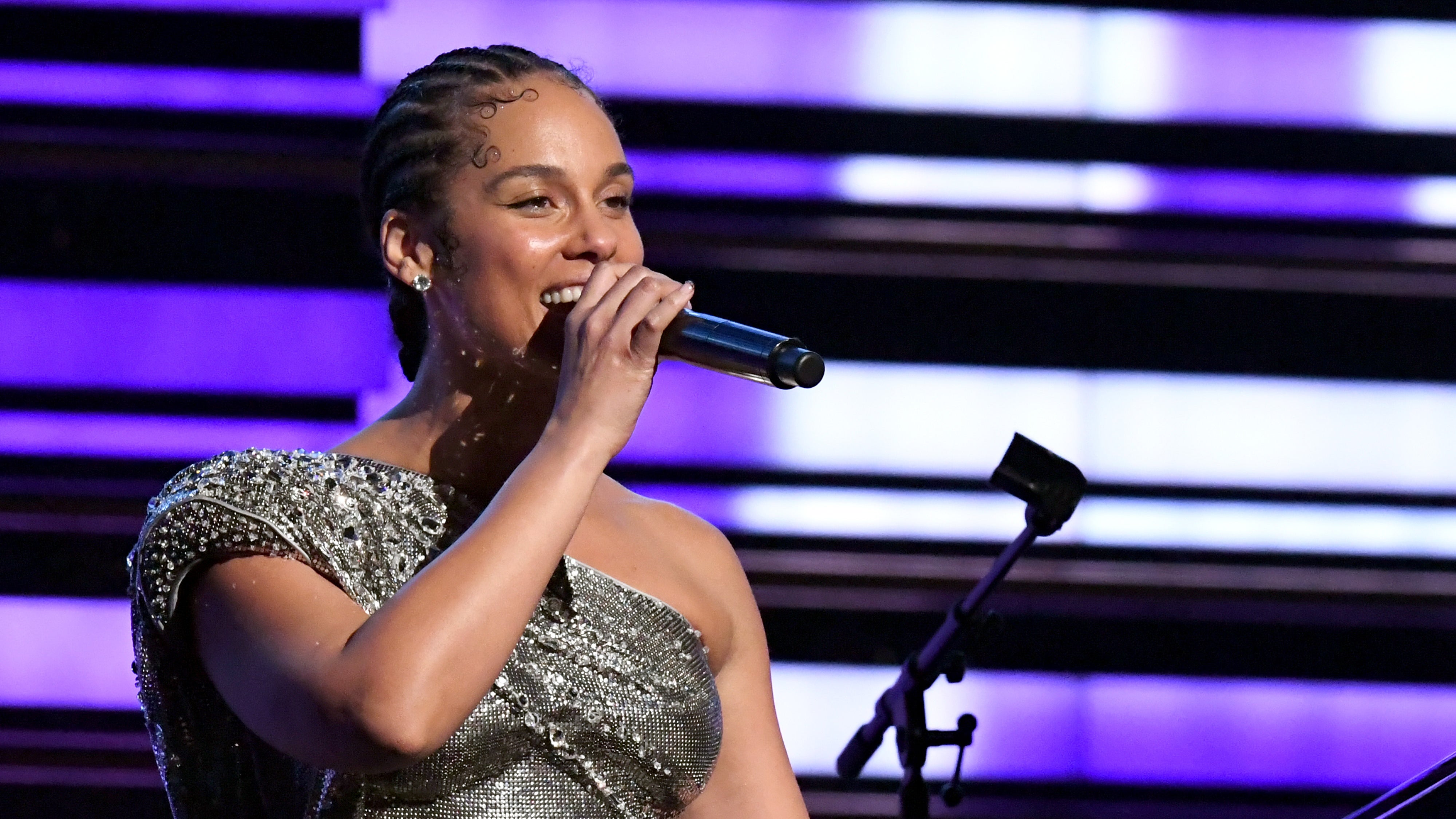 Here's Every Single Outfit Alicia Keys Wore While Hosting The Grammys