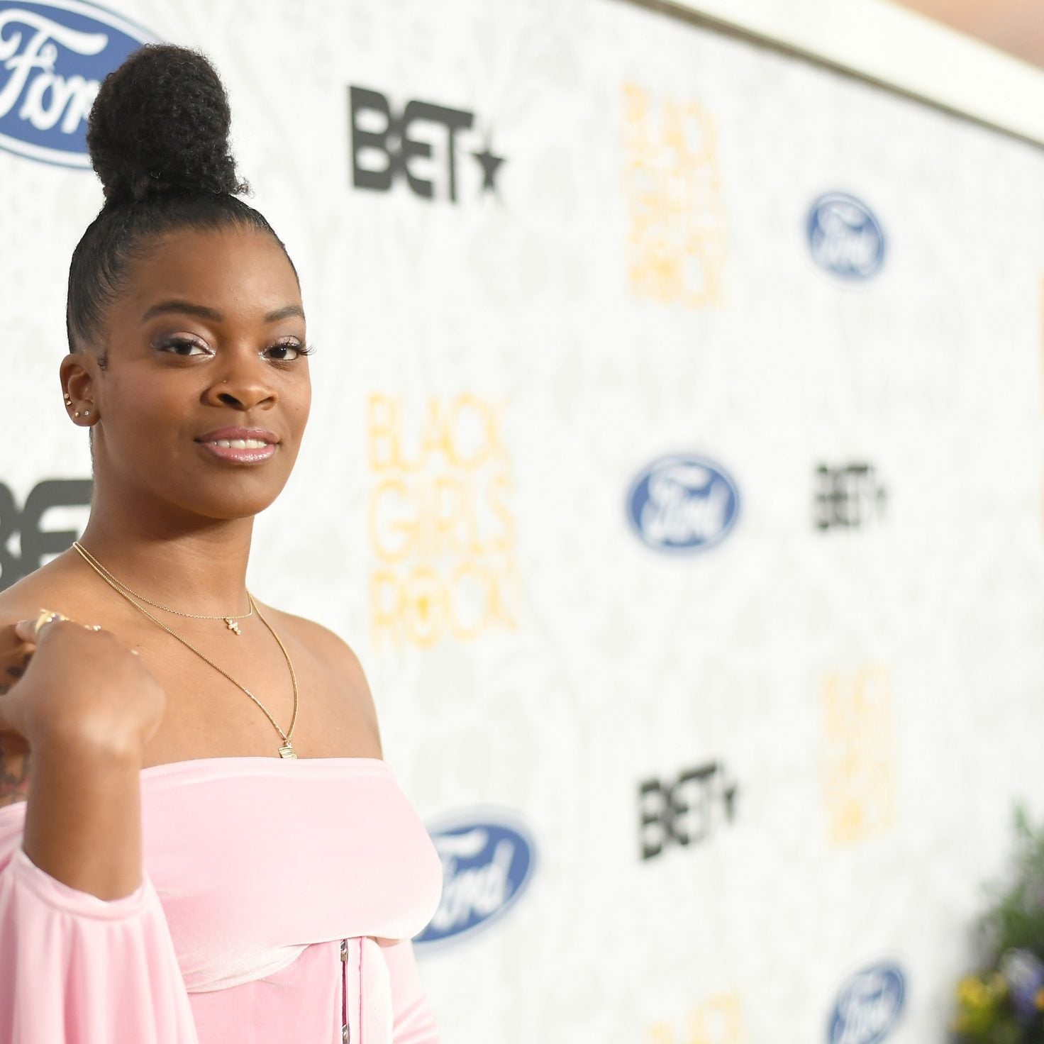 Ari Lennox Calls Out Troll Who Compared Her To Rottweilers: ‘Why Are You So Comfortable Tearing Down Black Women?’