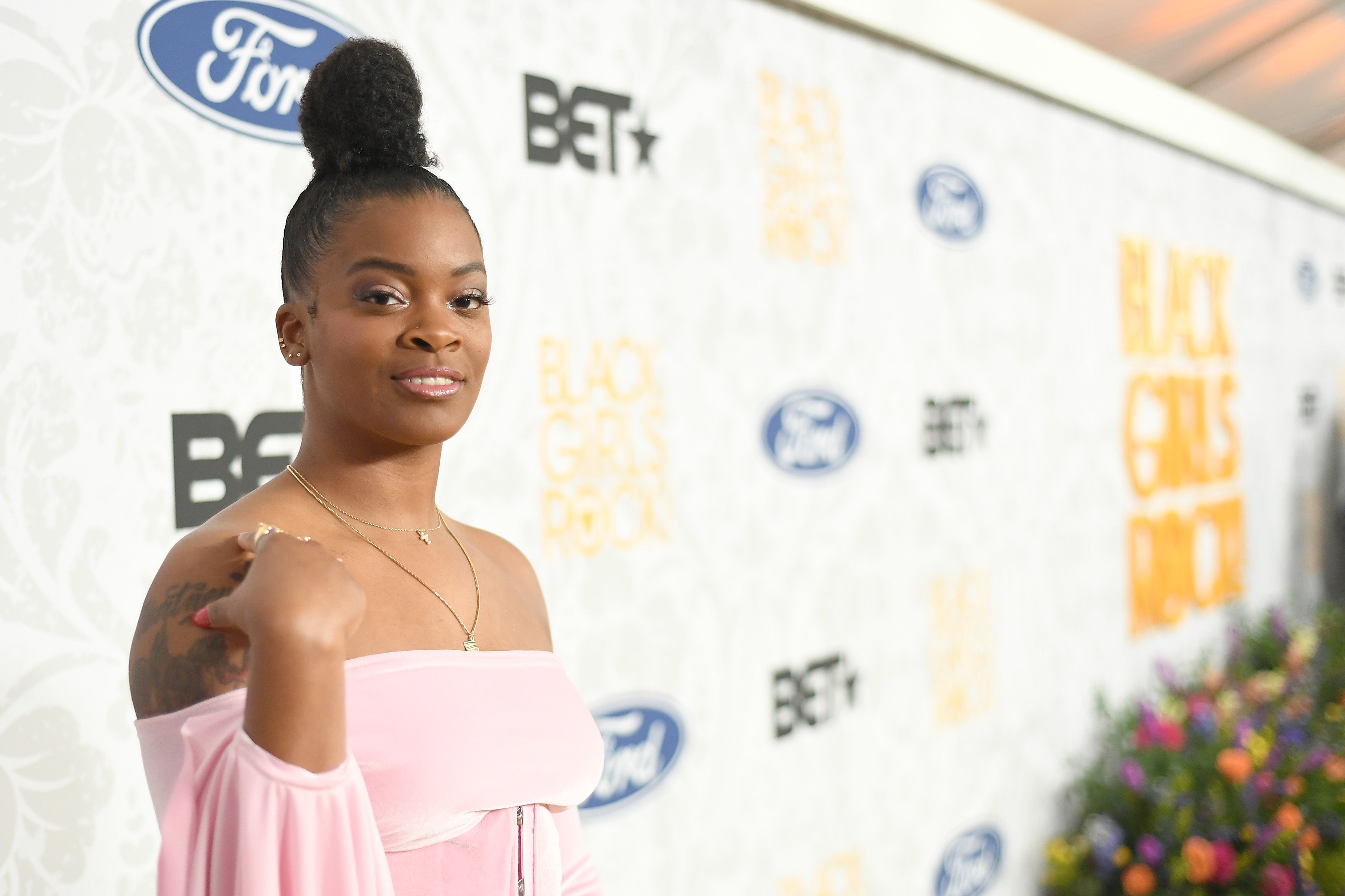 Ari Lennox Calls Out Troll Who Compared Her To Rottweilers: ‘Why Are You So Comfortable Tearing Down Black Women?’