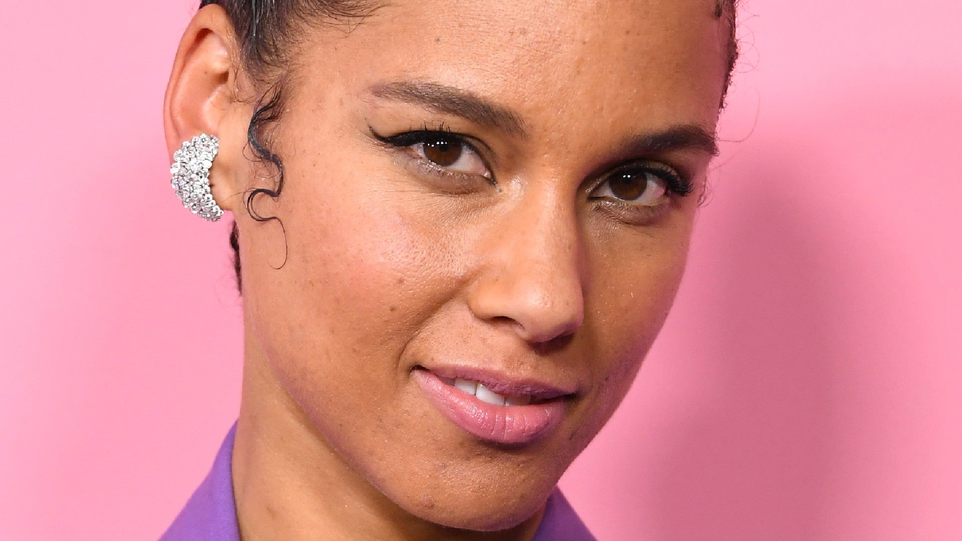 Alicia Keys Laid Her Edges With This $7 Product For The Grammys | Essence