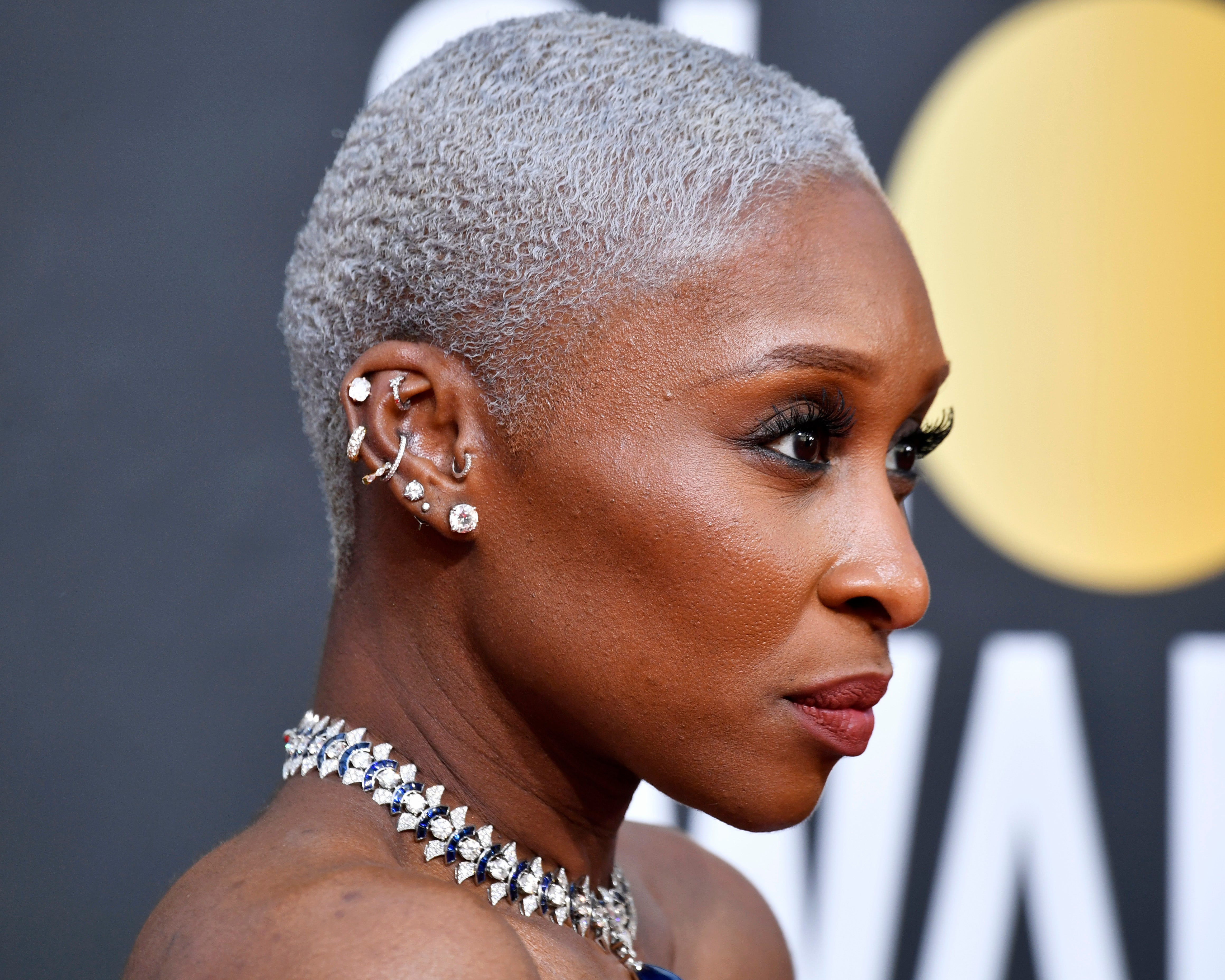 How To Get Cynthia Erivo’s Platinum-Tinted Golden Globes Pixie