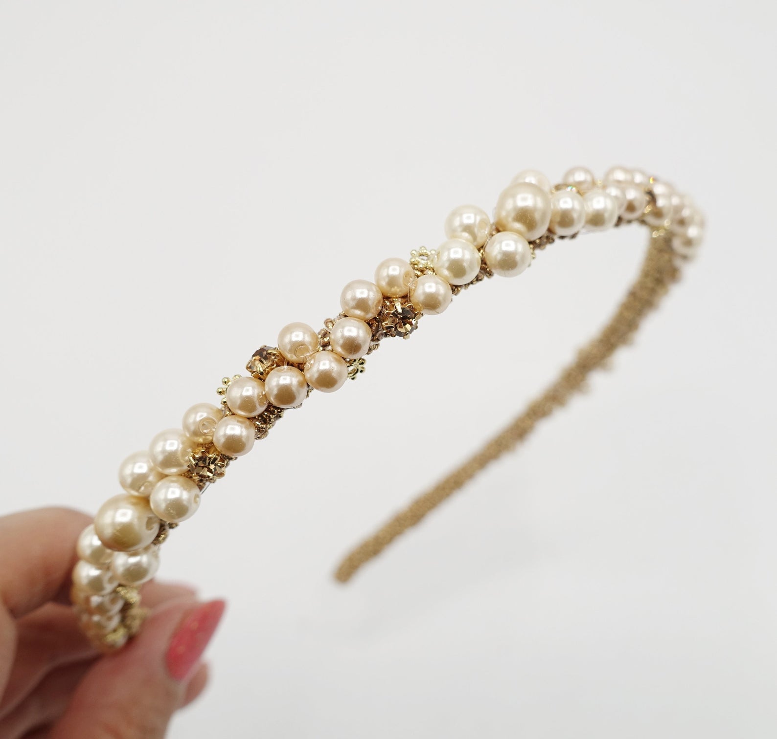 Get Gabrielle Union’s Romantic Paris Fashion Week Hair With These Pearl Headbands