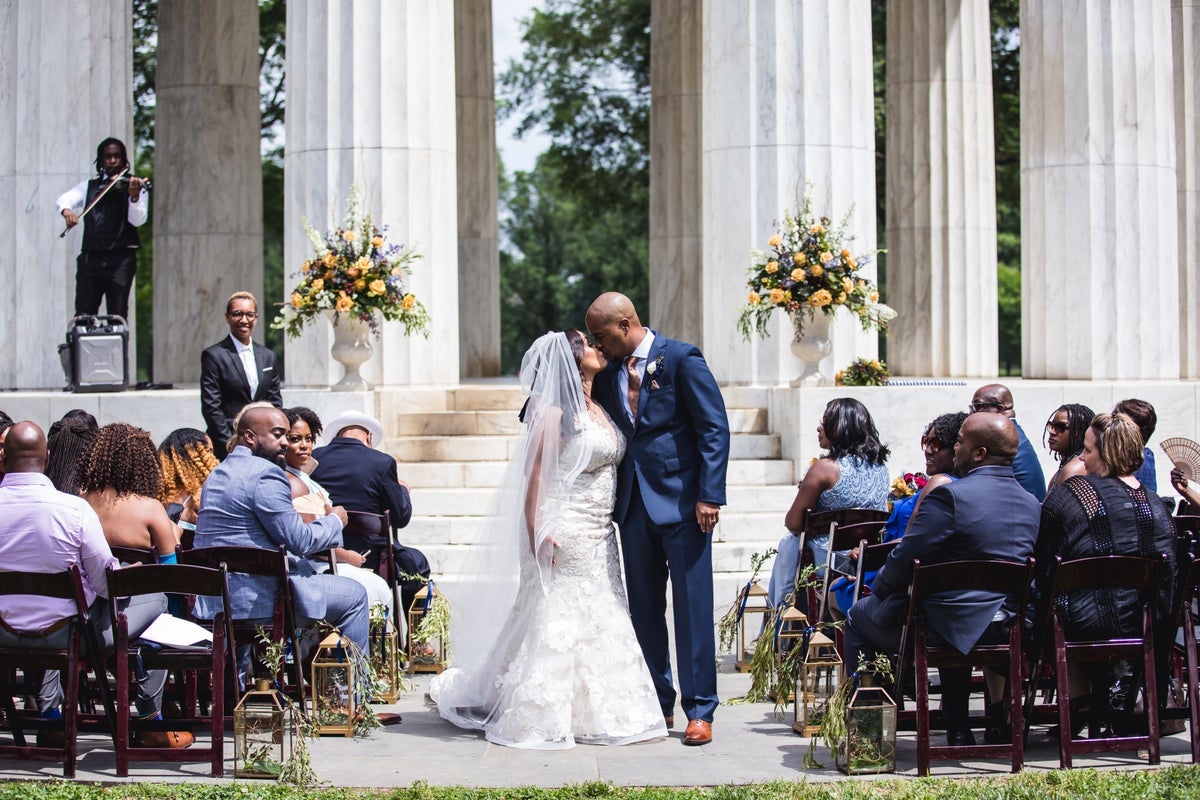 Bridal Bliss: 15 Sweet Kisses That Will Instantly Make You Believe In Love