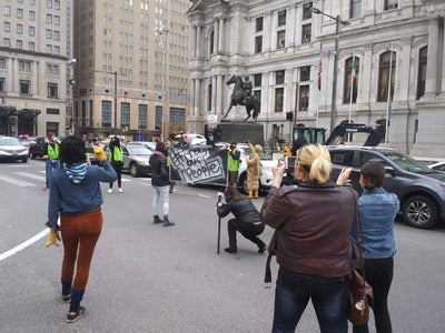 Philly Activists Stop Traffic To Demand Release Of Incarcerated People Amid COVID-19 Crisis