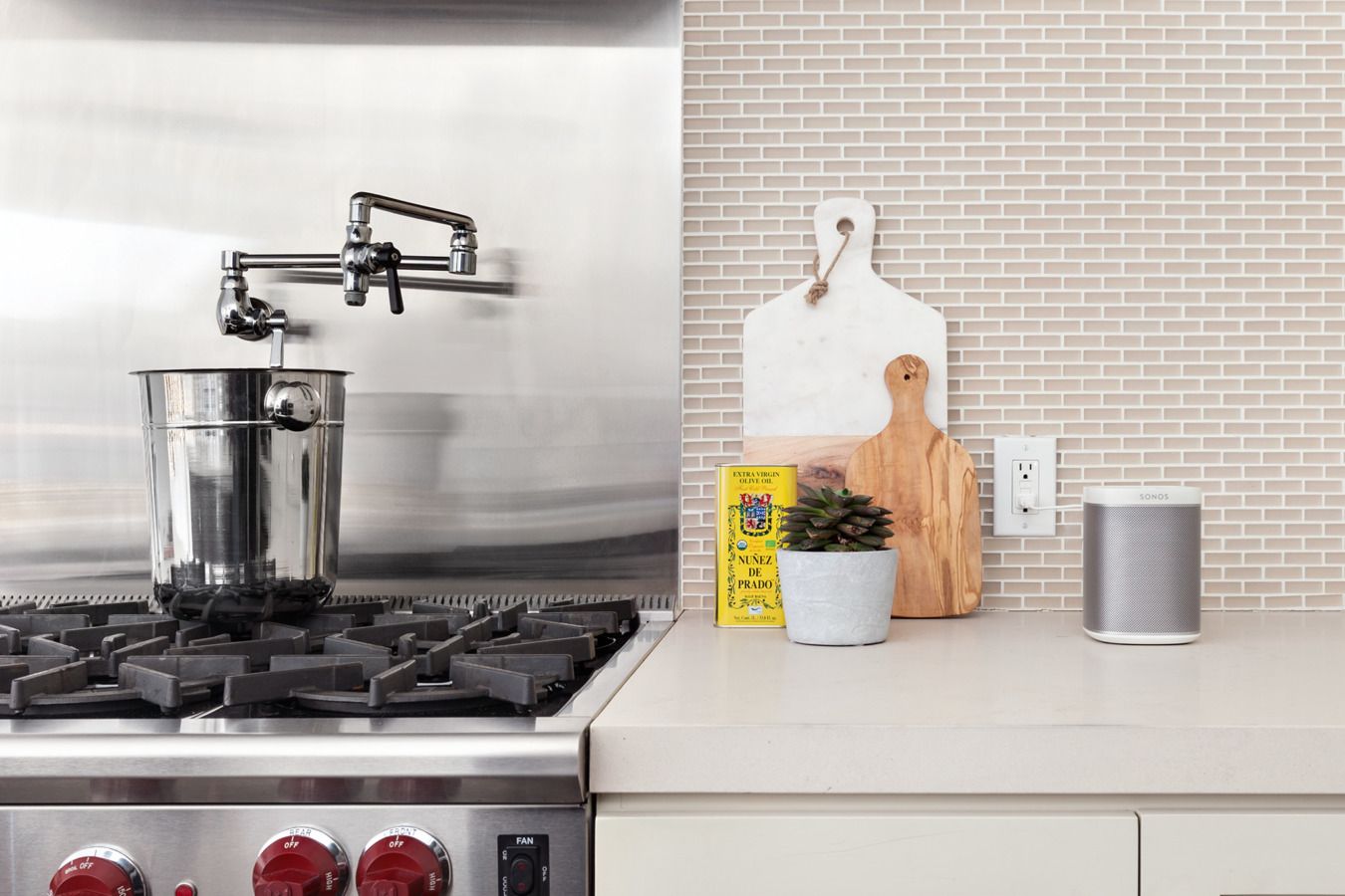5 Things You Can Do Today To Improve Your Kitchen Decor