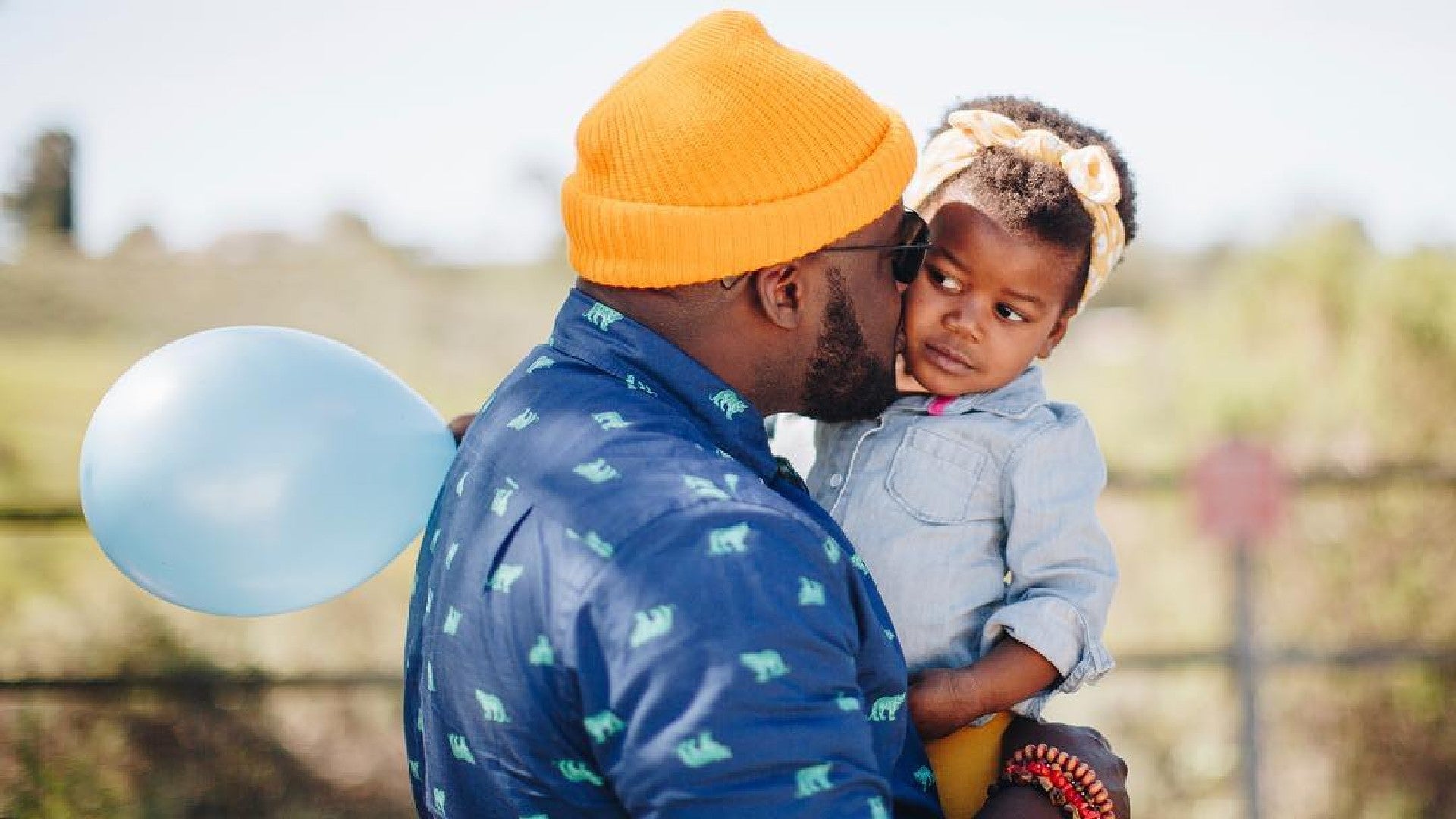 What I Double-Tapped This Weekend: This Cute Daddy-Daughter Head Wrap Moment