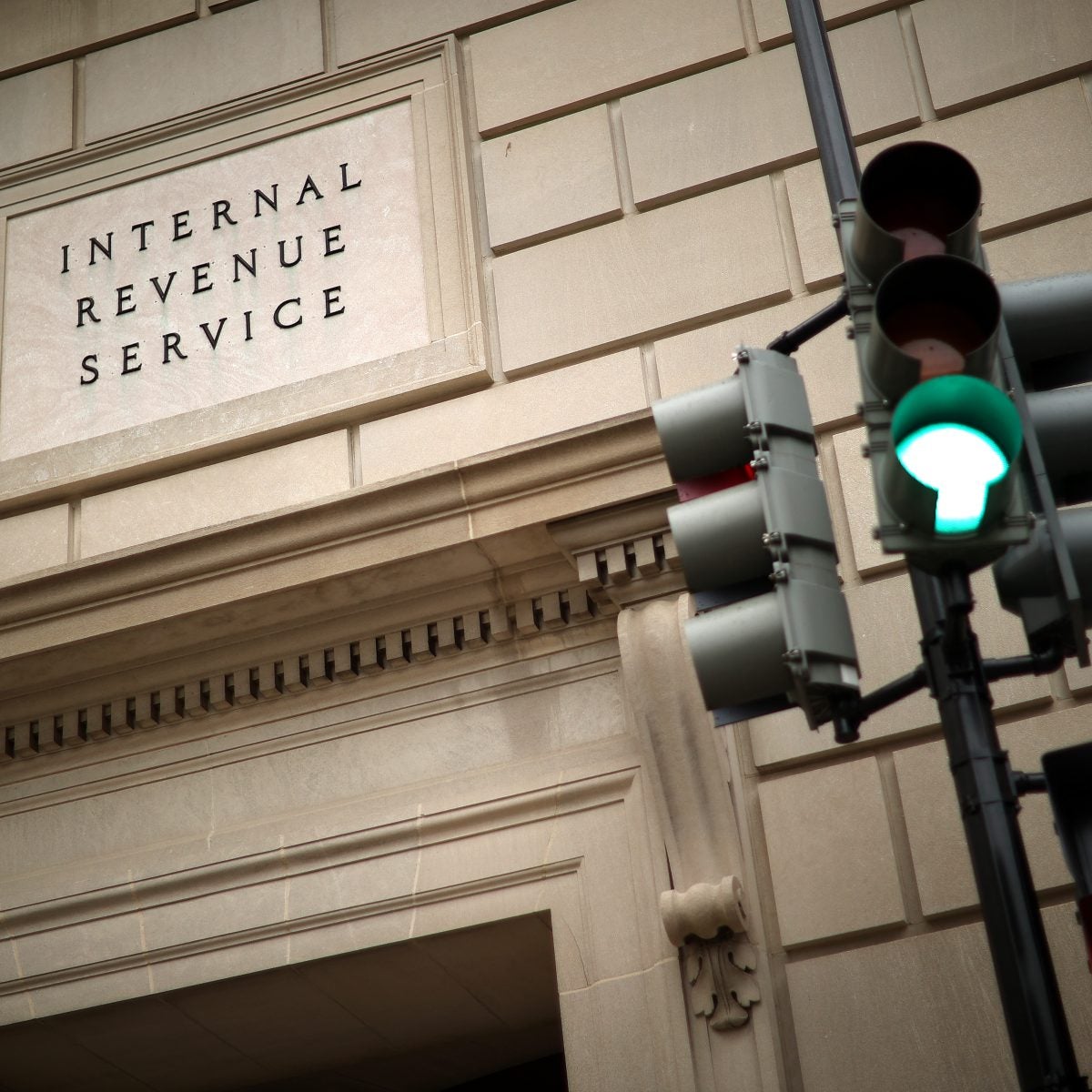 IRS Offers 'Mission-Critical' Employees Incentive Pay To Return To Offices