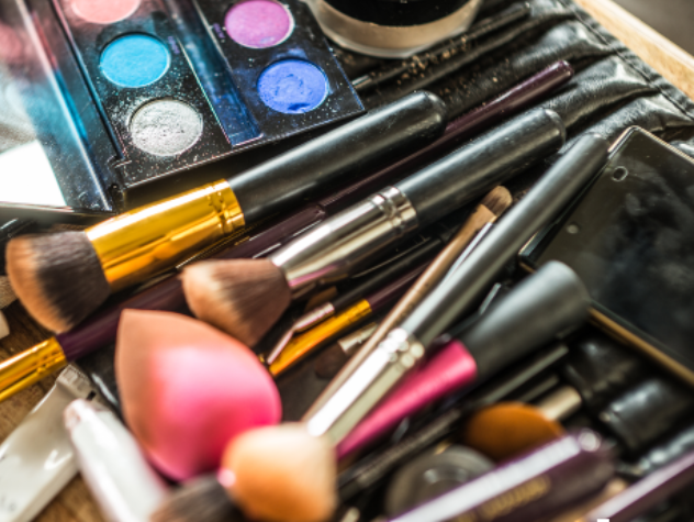 9 Best Makeup Organizers For Decluttering Your Vanity