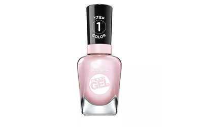 7 Best Gel Nail Polishes To Carry You Through Quarantine