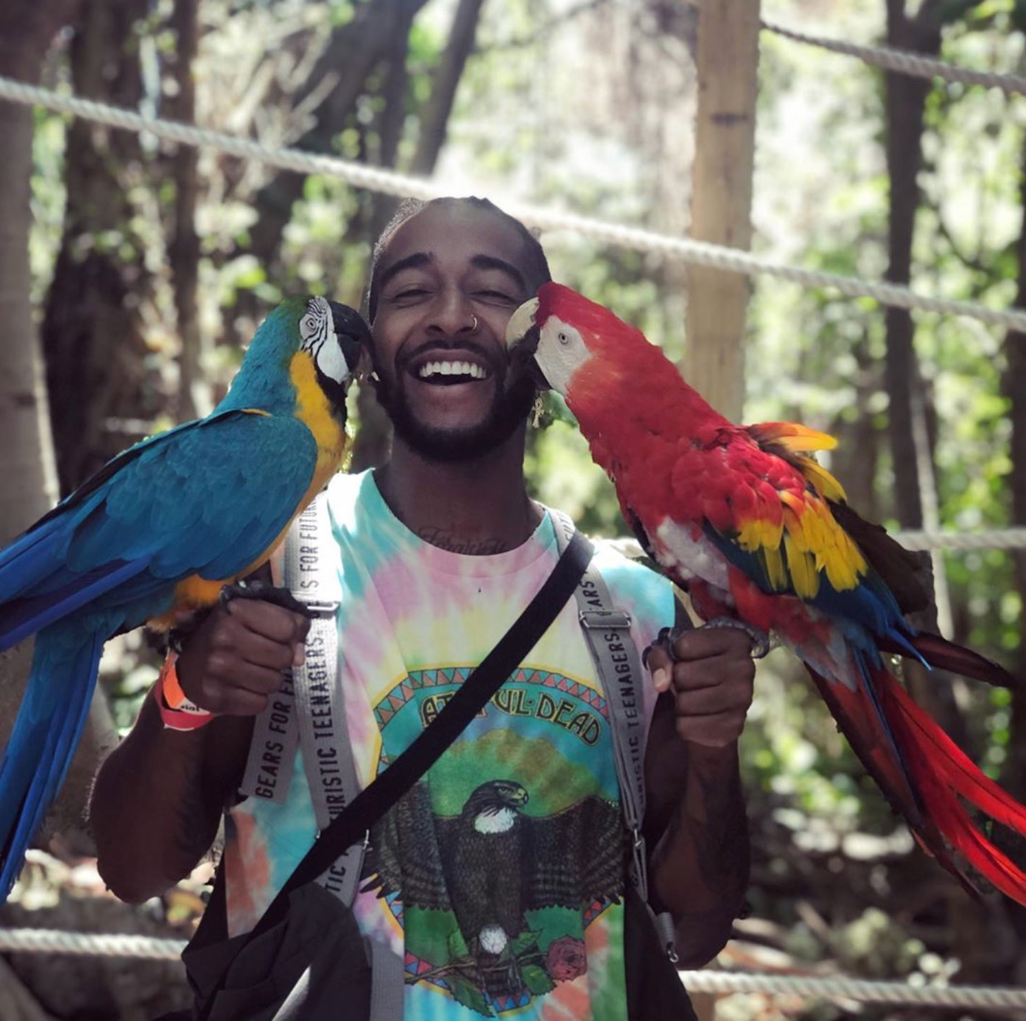 10 Photos That Prove Omarion Is The King Of Good Vibes