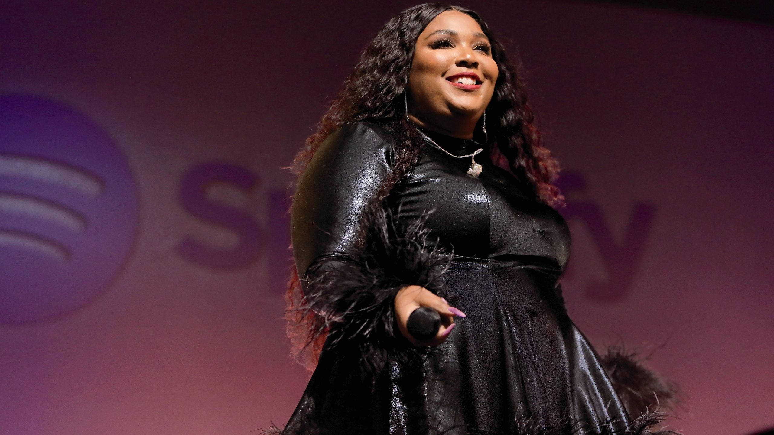 Master Class: Breaking Down Lizzo’s Carefree Style