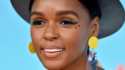 20 Pretty Eye Makeup Looks To Rock With Your Face Mask
