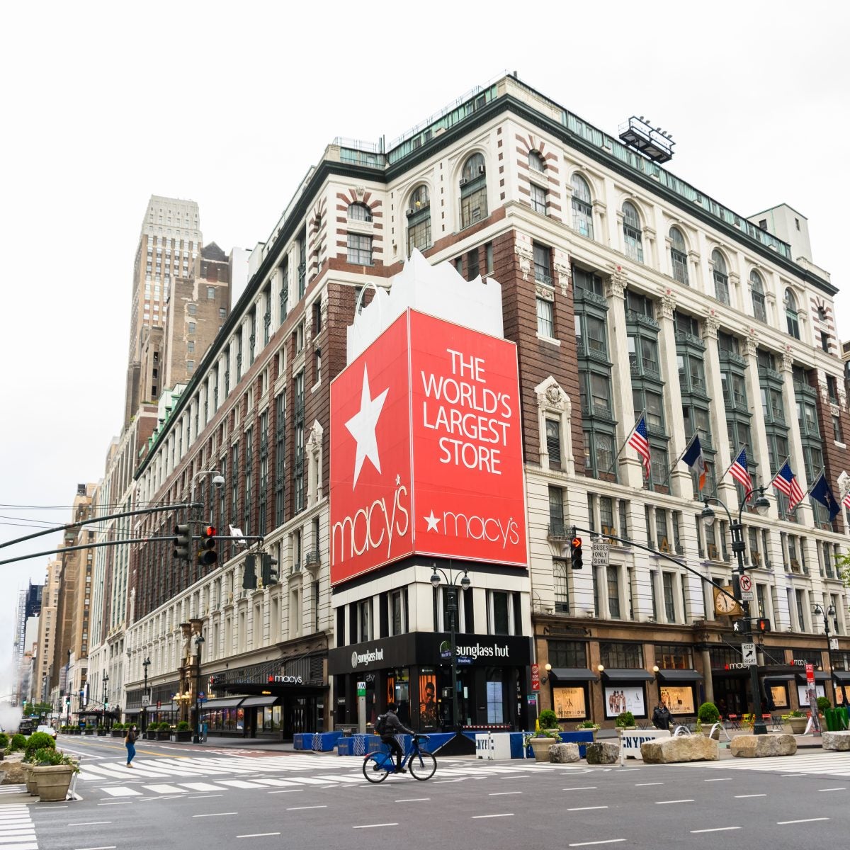Macy's Unveils Plans To Open All 775 Stores Within The Next 8 Weeks