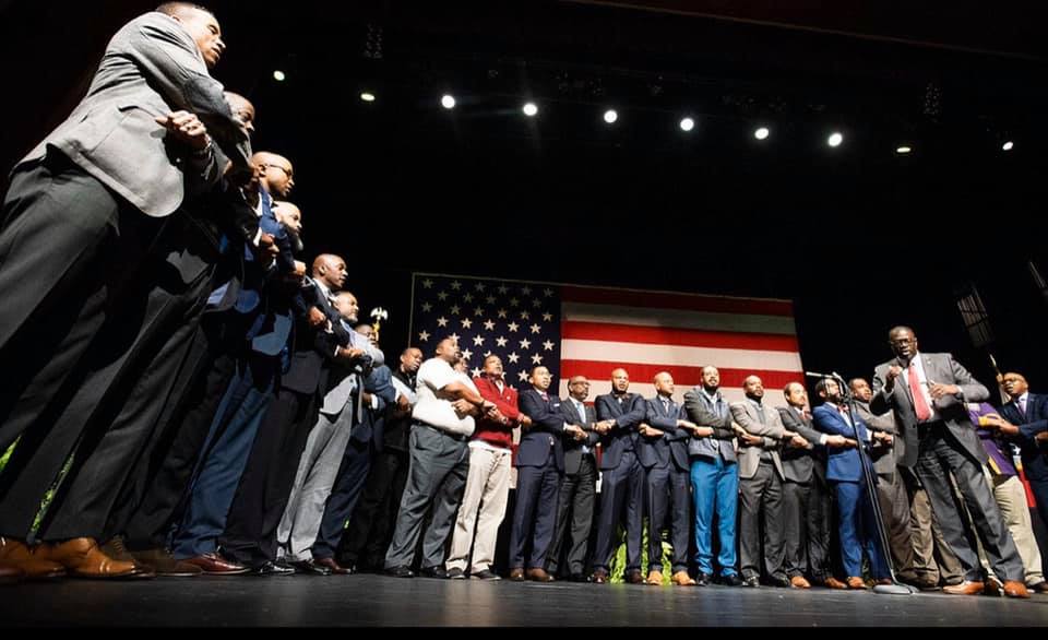 Morehouse alum sing school hymn at Steven Reed's inauguration