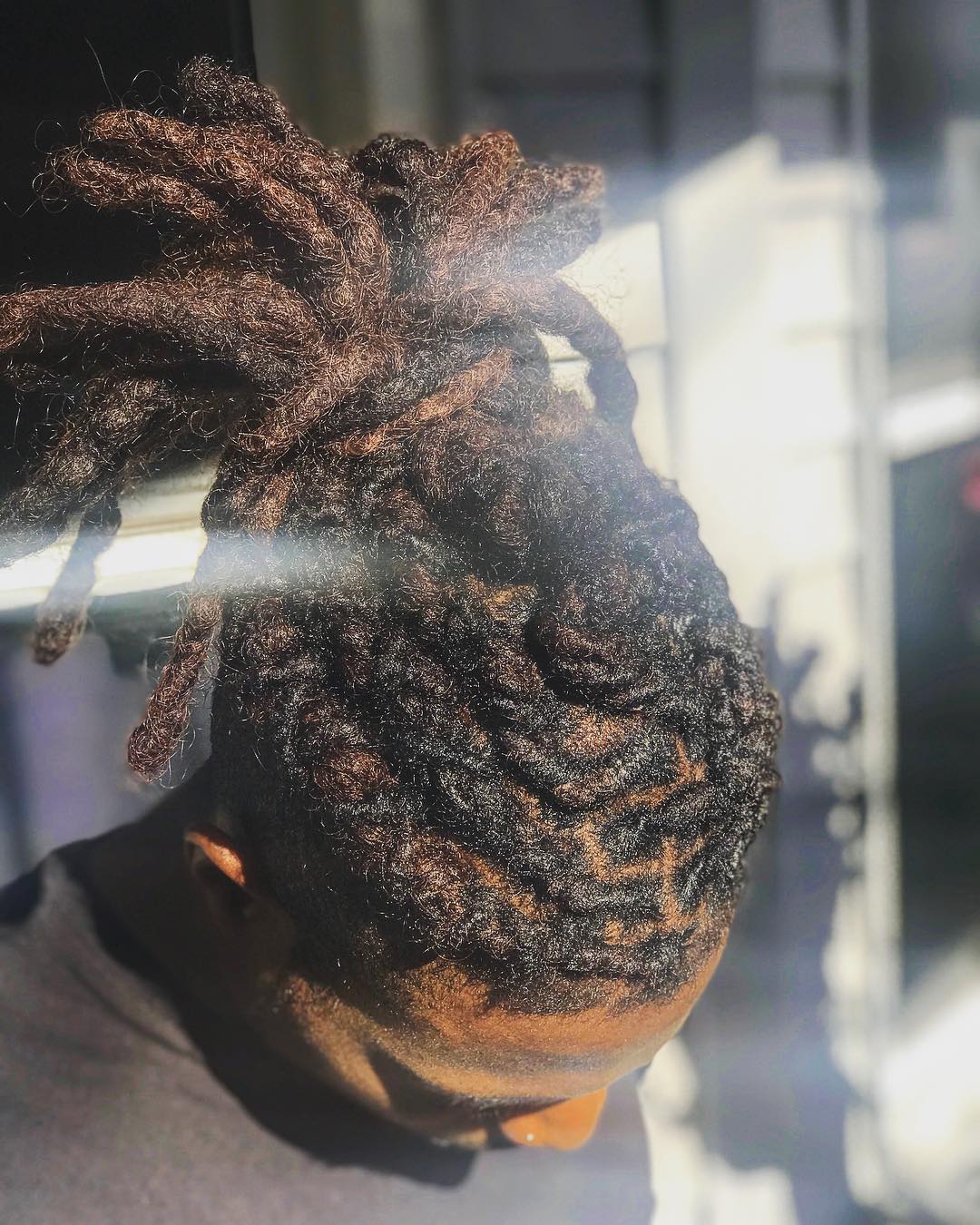 This Hairstylist Makes Faux Locs Look Like The Real Deal