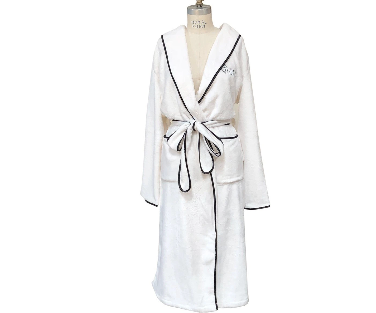 If You Can't Hug Mom This Mother's Day, These 7 Gifts Will Keep Her Cozy