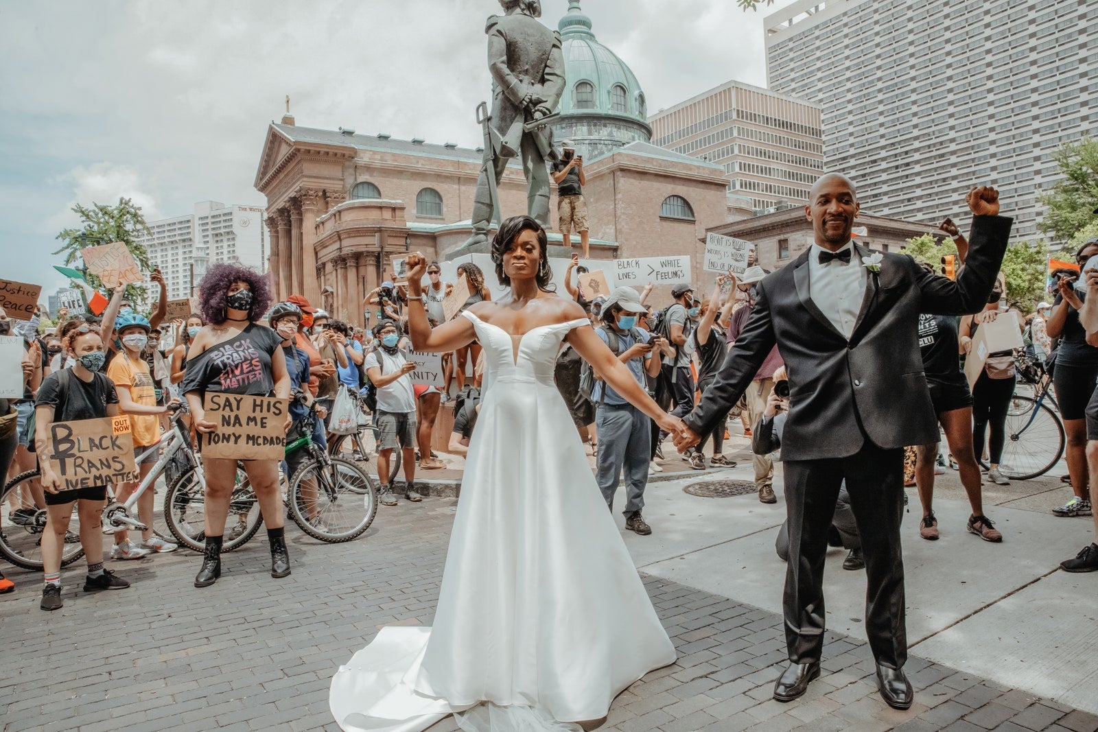This Couple Said 'I Do' In Philadelphia During The Black Lives Matter Protest