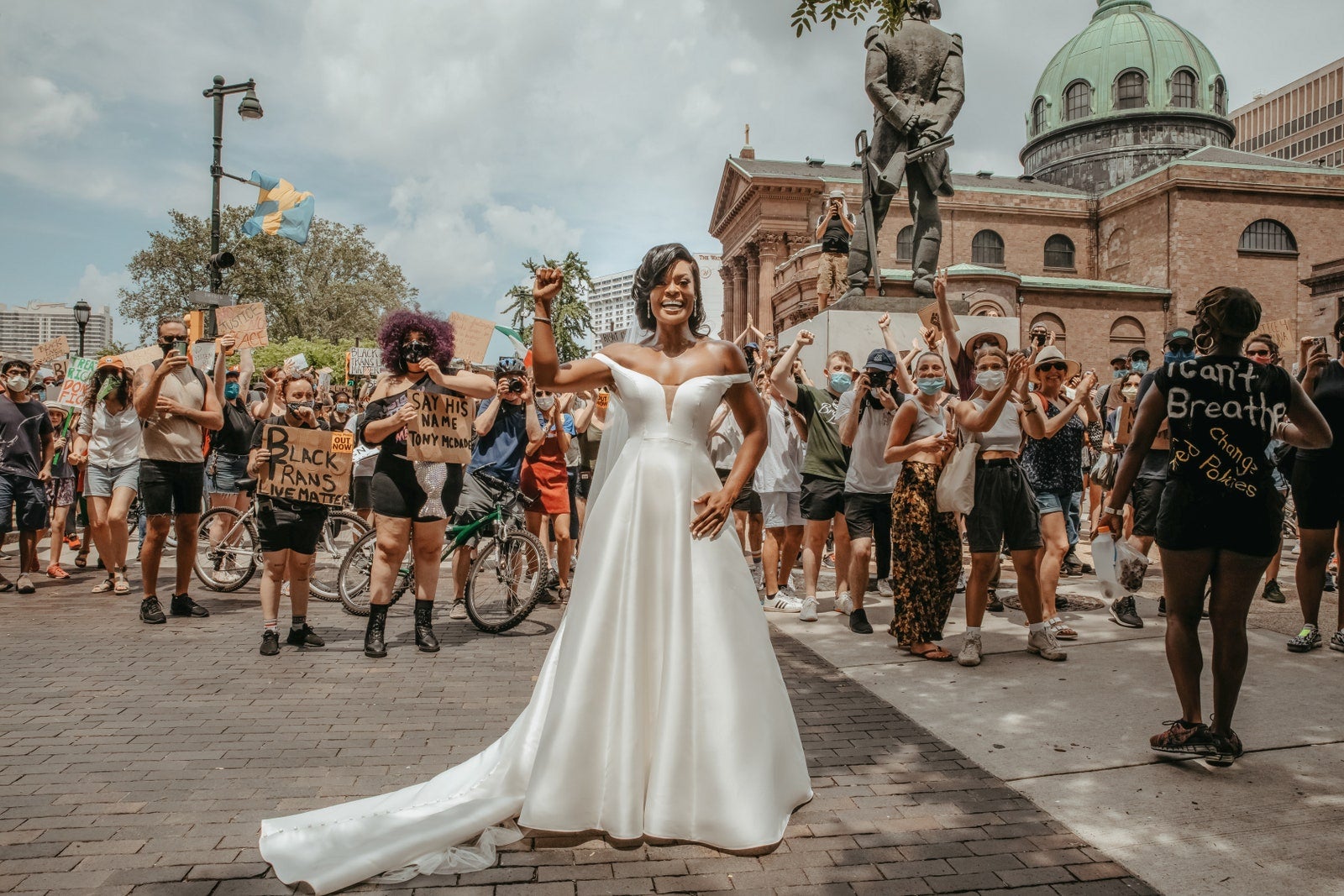This Couple Said 'I Do' In Philadelphia During The Black Lives Matter Protest