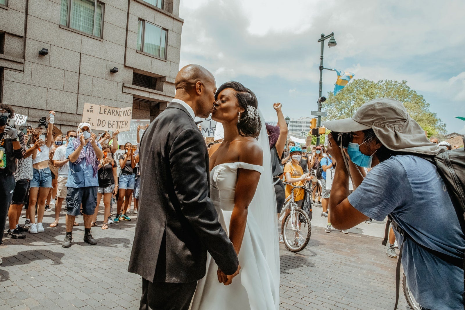 This Couple Said 'I Do' In Philadelphia During The Black Lives Matter Protest