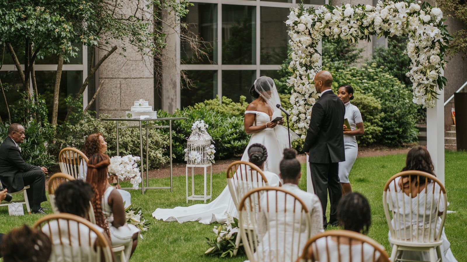 This Couple Said 'I Do' In Philadelphia During The Black Lives Matter Protest