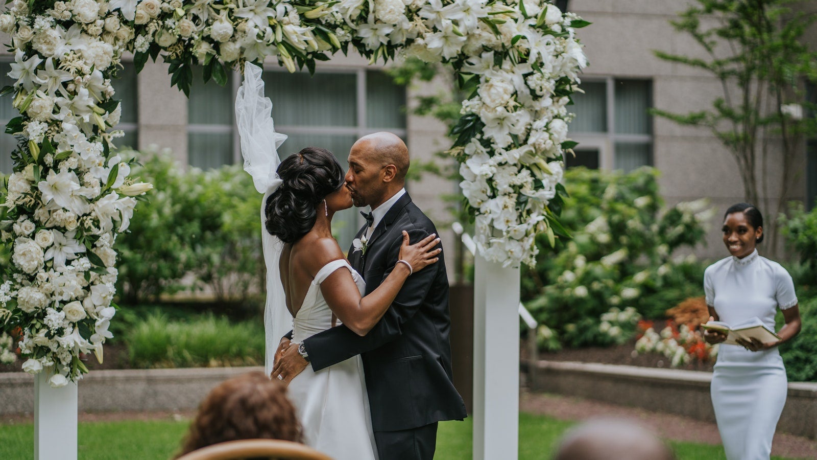This Couple Said 'I Do' In Philadelphia During The Black Lives Matter Protest