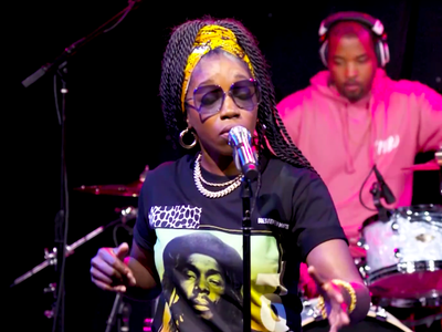 Estelle and Chronixx Perform ‘Queen’ at the 2020 ESSENCE Festival of Culture