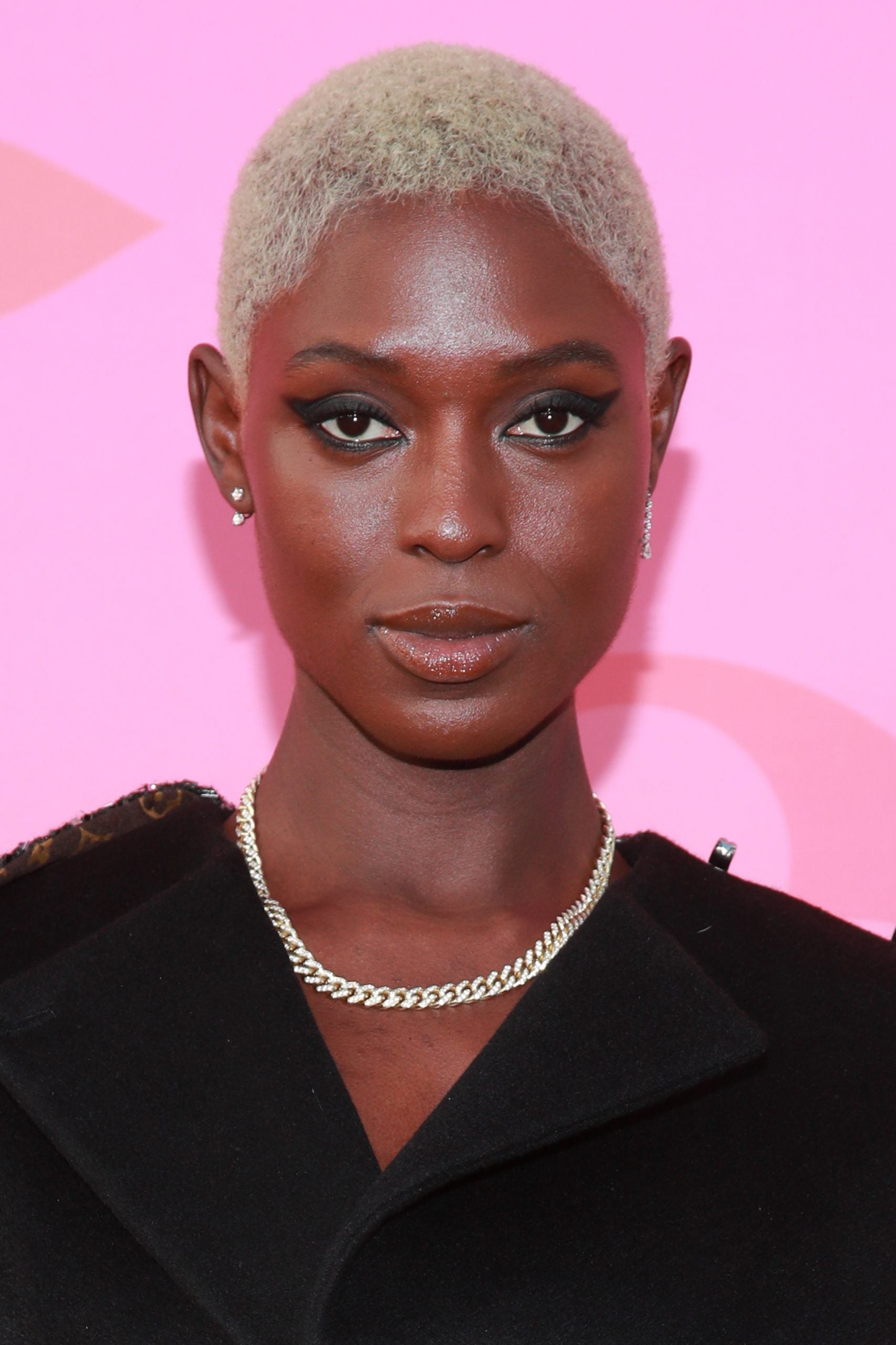 12 Short Cuts To Try If You Are In An Entanglement With Your Hair