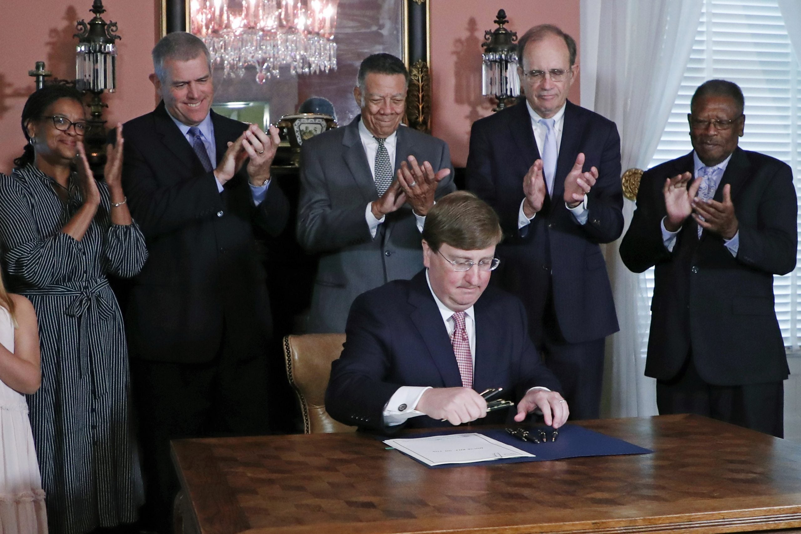 Mississippi Gov. Signs Bill Changing Problematic State Flag