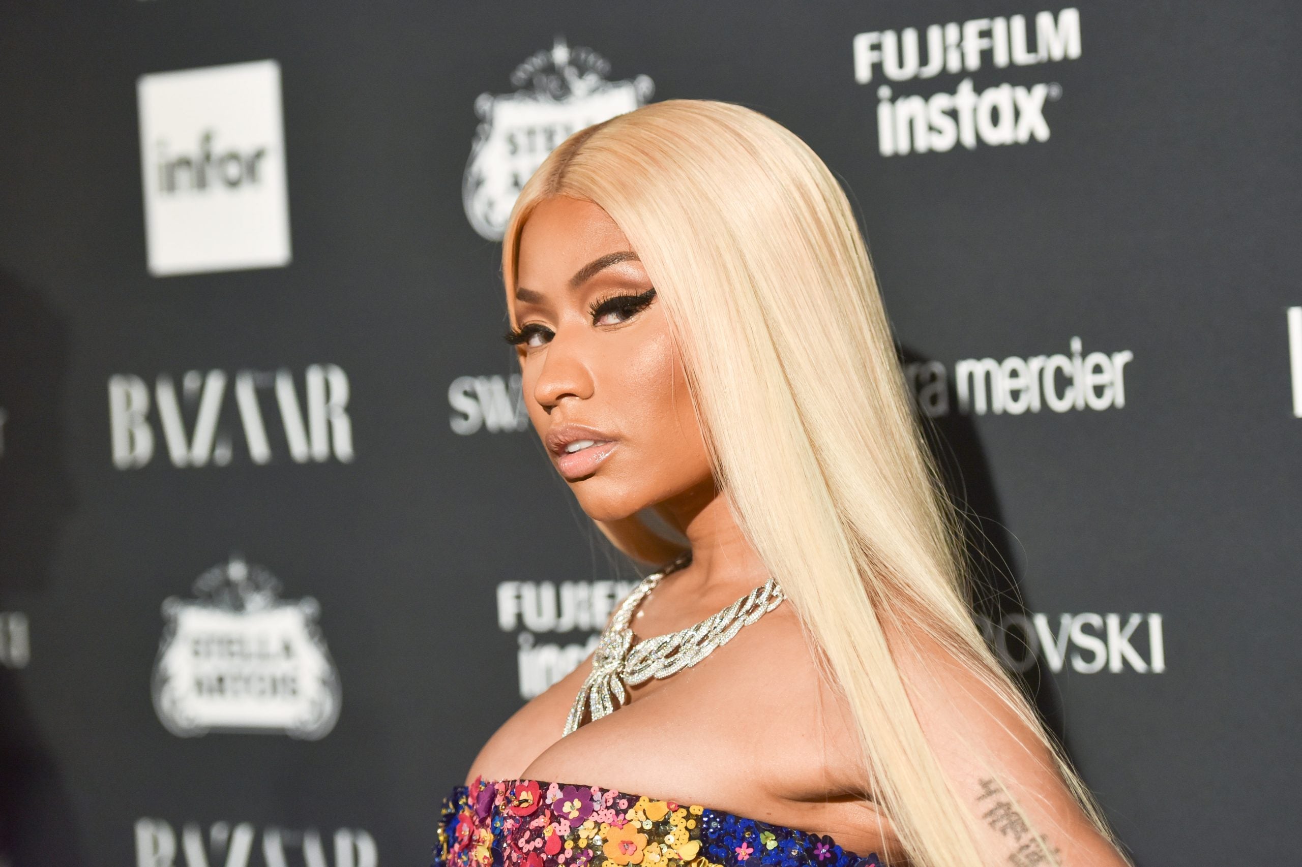 A Pregnant Nicki Minaj Rapping Her New Song Is The Best Thing We've Seen Today