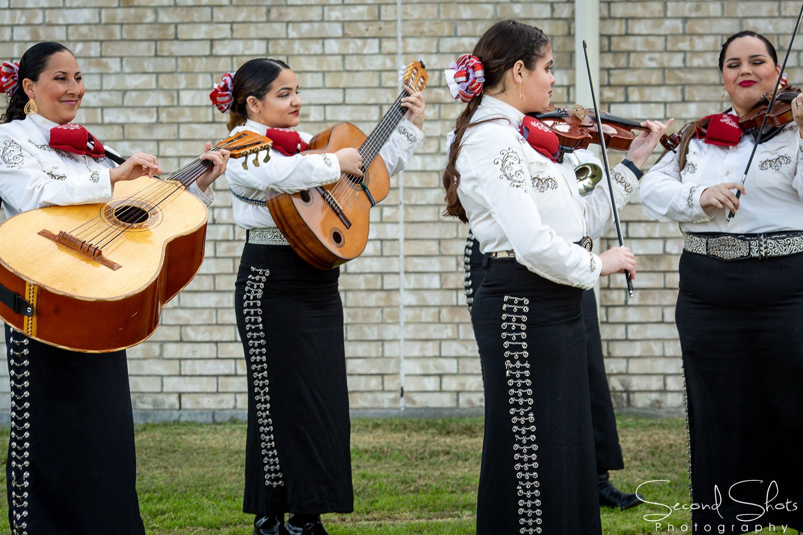 Bridal Bliss: The Roses Were Oh So Red At Krystal And Billy's Romantic Texas Wedding