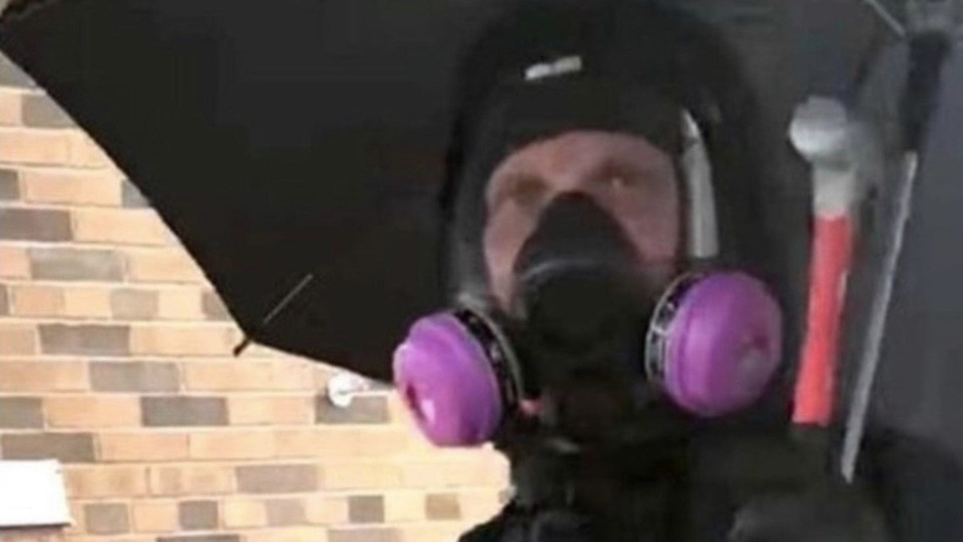 Minneapolis Police Have Identified 'Umbrella Man' Accused Of ...